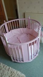 Babies round cot/crib 